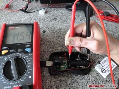 創(chuàng)意無極限 為無線鼠標(biāo)換上內(nèi)置充電電池，實(shí)現(xiàn)通電狀態(tài)下的便捷維護(hù)與電壓測量